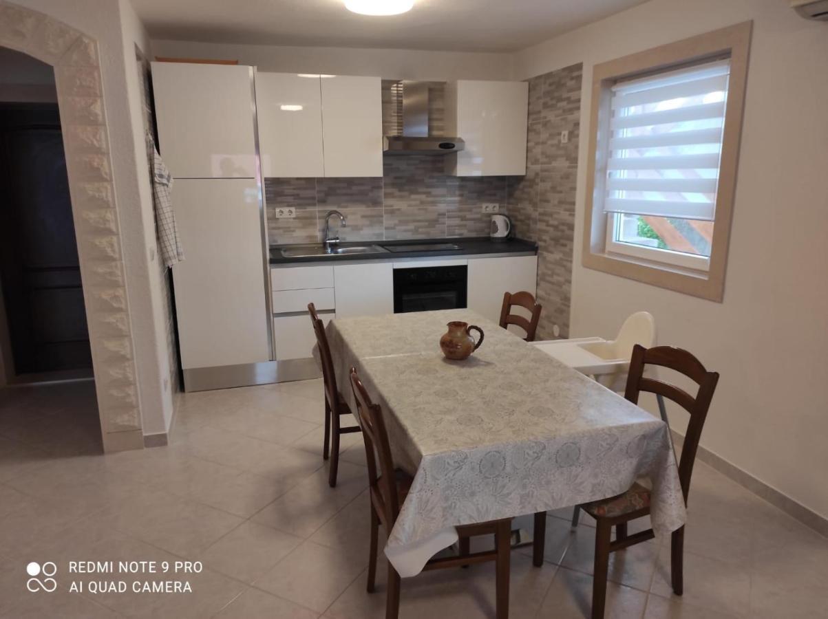 Apartments Marko Sutivan Insel Brac المظهر الخارجي الصورة