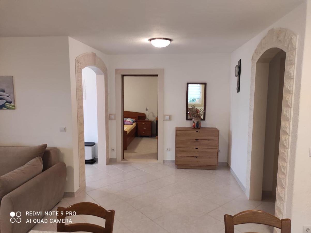Apartments Marko Sutivan Insel Brac المظهر الخارجي الصورة