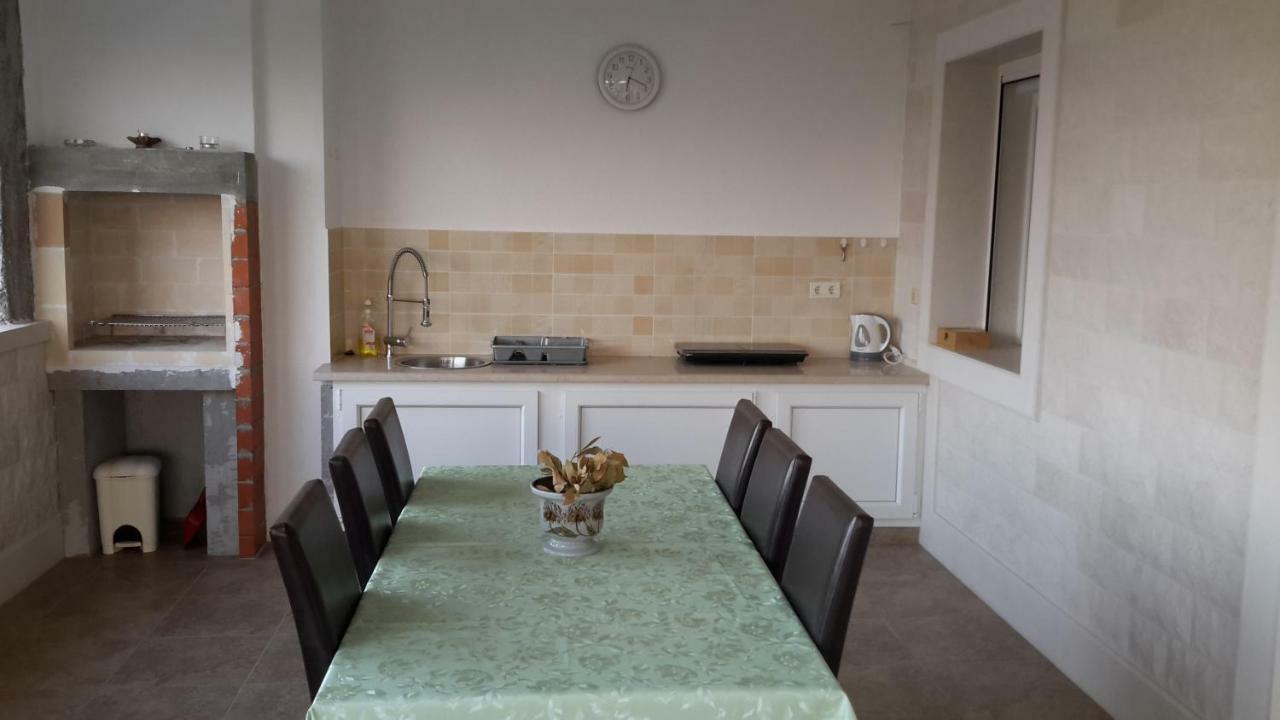 Apartments Marko Sutivan Insel Brac المظهر الخارجي الصورة
