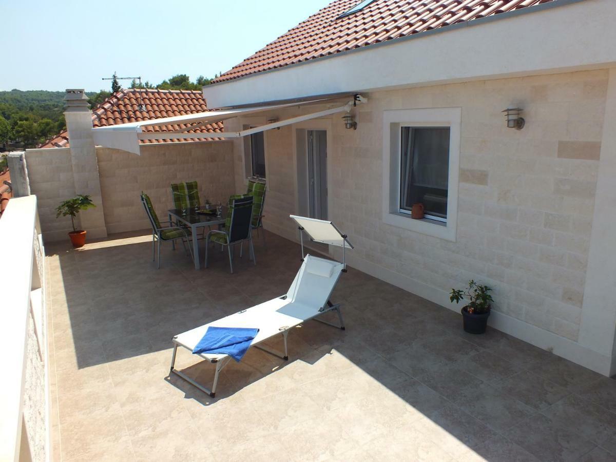 Apartments Marko Sutivan Insel Brac المظهر الخارجي الصورة
