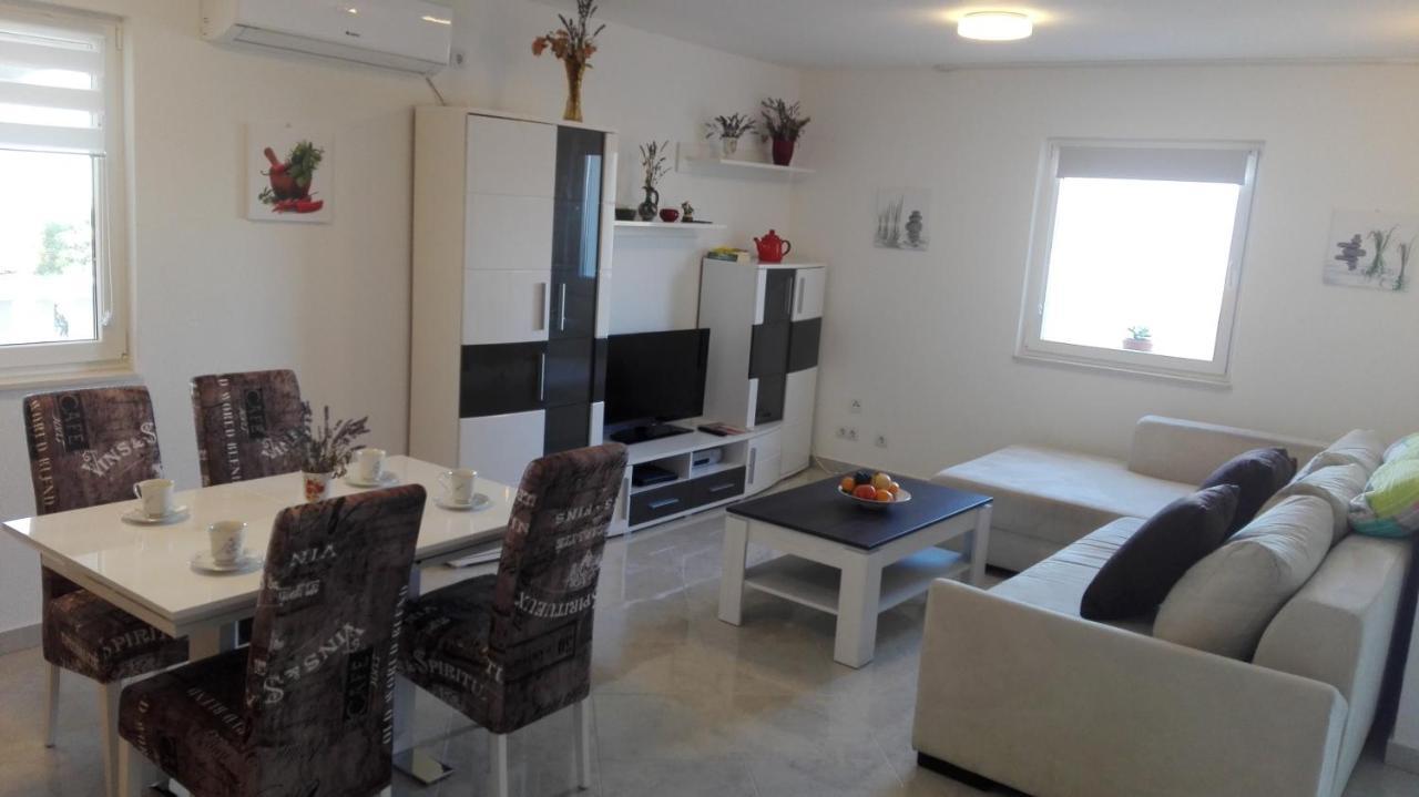 Apartments Marko Sutivan Insel Brac المظهر الخارجي الصورة