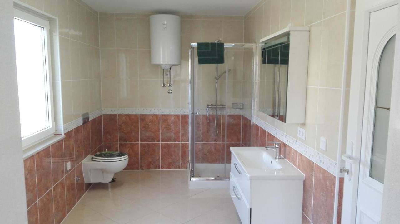 Apartments Marko Sutivan Insel Brac المظهر الخارجي الصورة